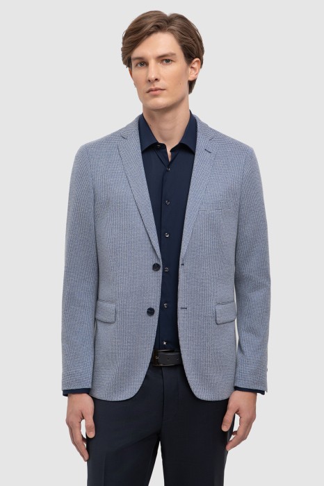 пиджак из проверенных материалов спереди