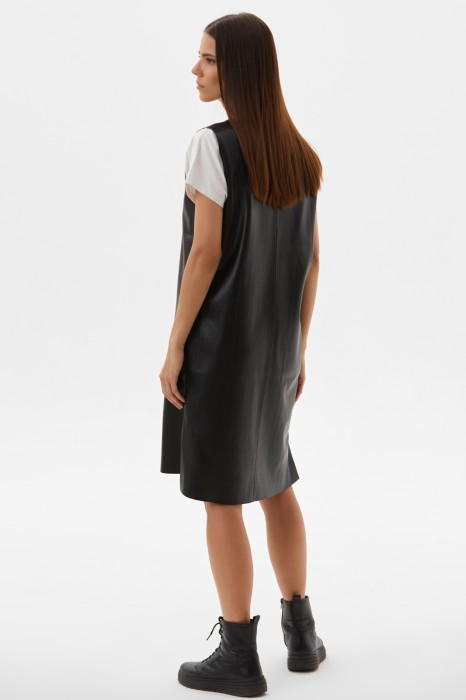 платье из экокожи по цене 6990 руб вид справа