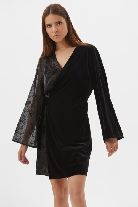 платье с вышивкой по цене 9990 руб вид справа