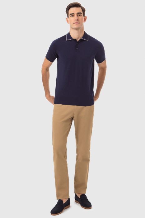 Товар синего цвета с внутренней стороны