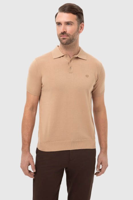 поло из хлопка, шелка и льна фотография