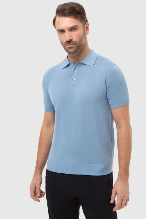 поло из хлопка, шелка и льна фотография