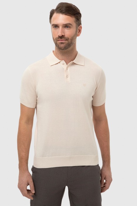 поло из хлопка, шелка и льна фотография