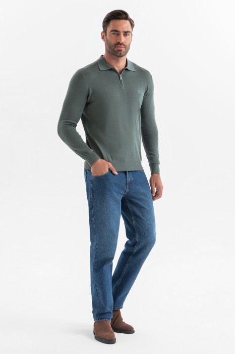 Товар зеленого цвета с внутренней стороны