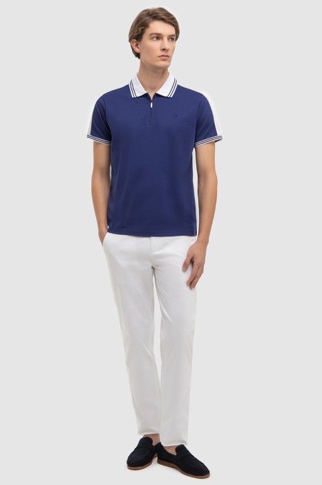 Товар синего цвета с внутренней стороны