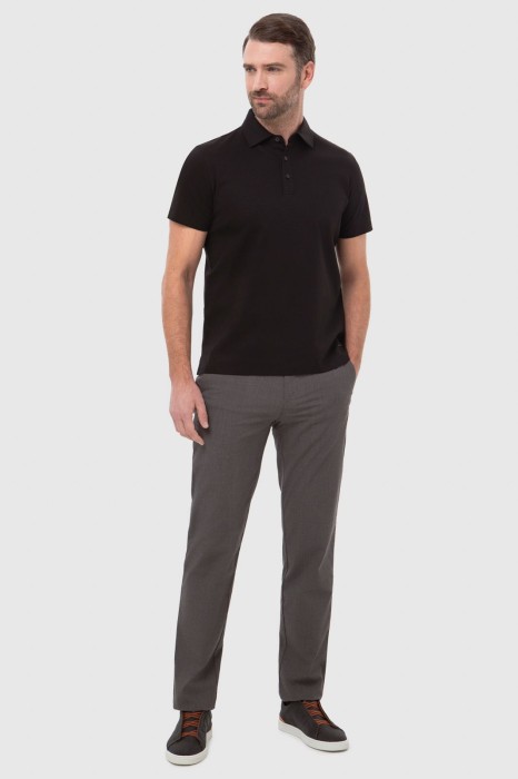 Товар черного цвета с внутренней стороны