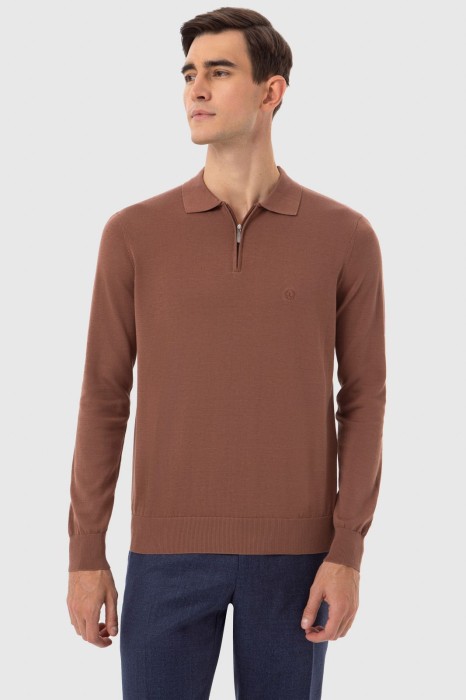 поло limited edition из хлопка, шелка и льна из россии вид сбоку