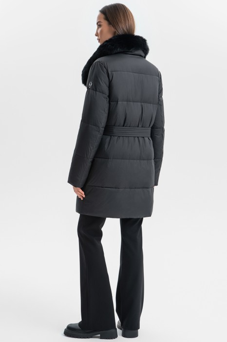 Товар черного цвета с внутренней стороны