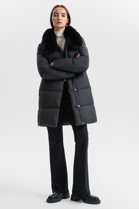 пуховик с натуральным мехом из пуха спереди