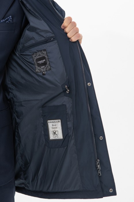 пуховик с утепленным воротником и водоотталкивающей обработкой из россии вид сбоку