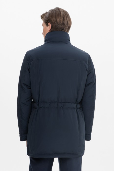 Товар черного цвета с внутренней стороны