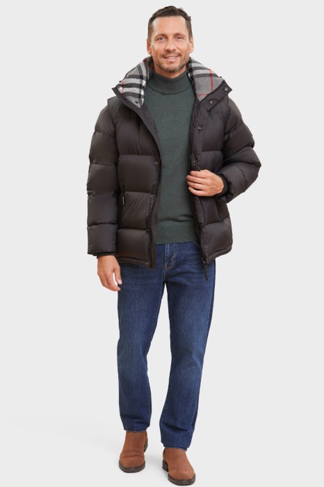 Товар черного цвета с внутренней стороны