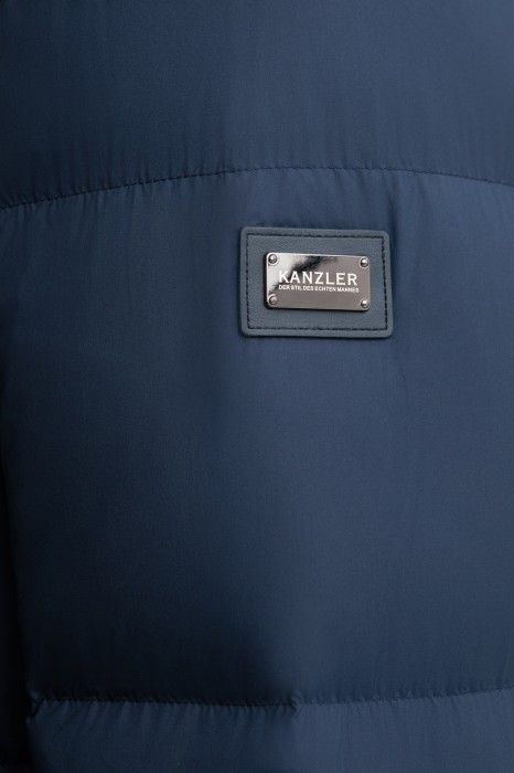 пуховик удлиненный с водоотталкивающей обработкой по цене 34990 руб вид справа