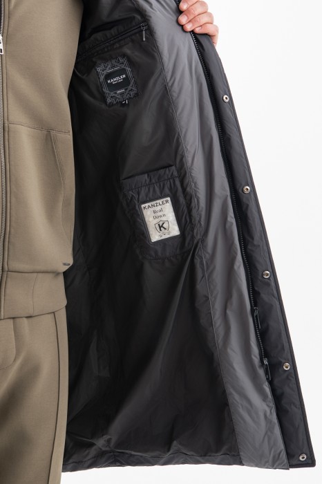 пуховик удлиненный с водоотталкивающей обработкой по цене 34990 руб вид справа