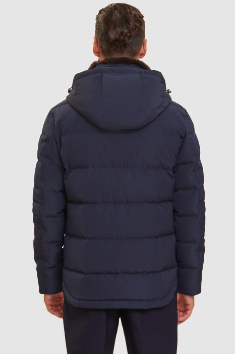 пуховик зимний с отделкой из натурального меха и водоотталкивающей обработкой по цене 21495 руб вид справа