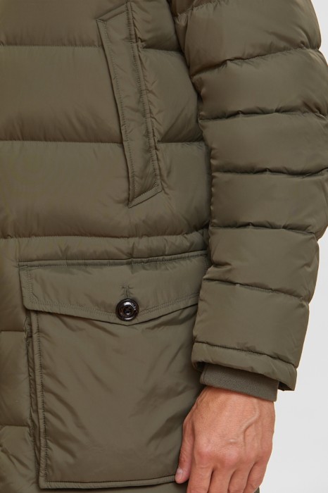 пуховик зимний с отделкой из натурального меха и водоотталкивающей обработкой от бренда kanzler вид слева