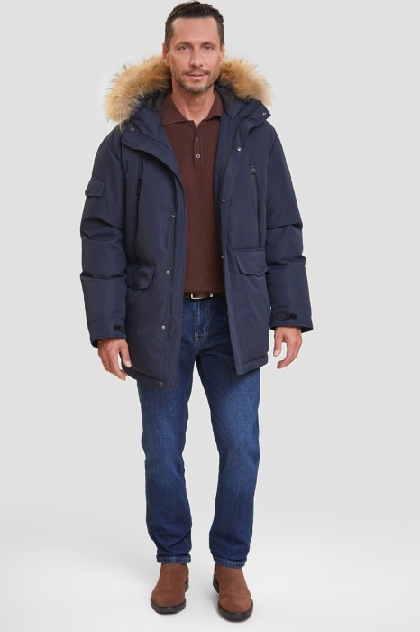 пуховик зимний с отделкой из натурального меха и водоотталкивающей обработкой из россии вид сбоку