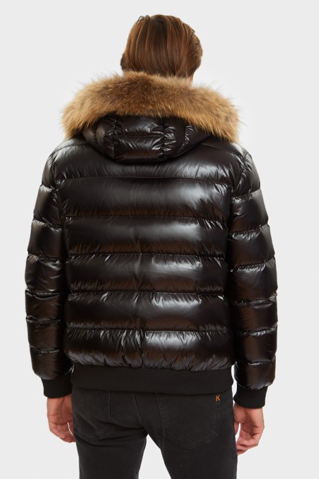 пуховик зимний с отделкой из натурального меха по цене 24990 руб вид справа