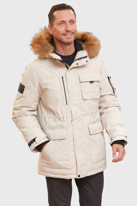 пуховик зимний удлиненный с отделкой из натурального меха и водоотталкивающей обработкой фотография