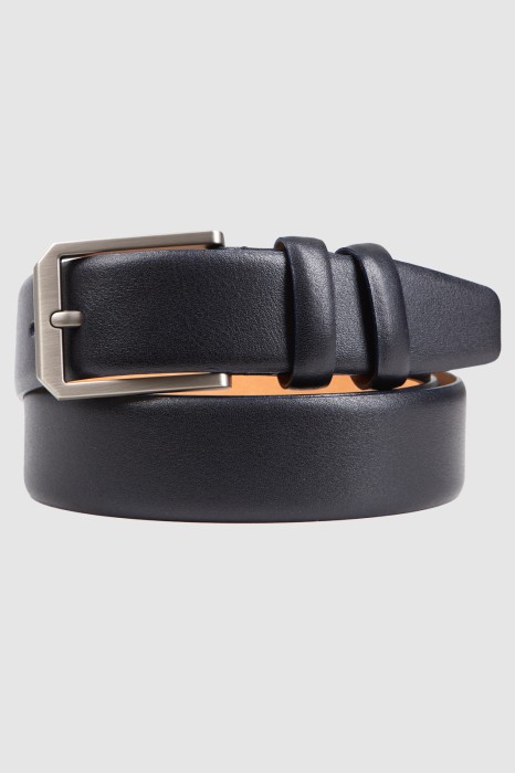 ремень из кожи фотография