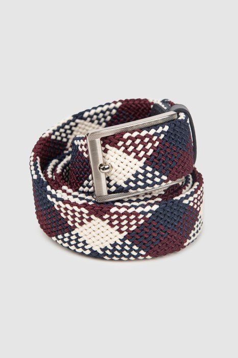 ремень плетеный с узором в клетку фотография