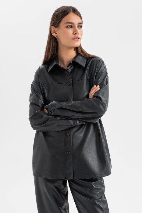 рубашка из экокожи фотография