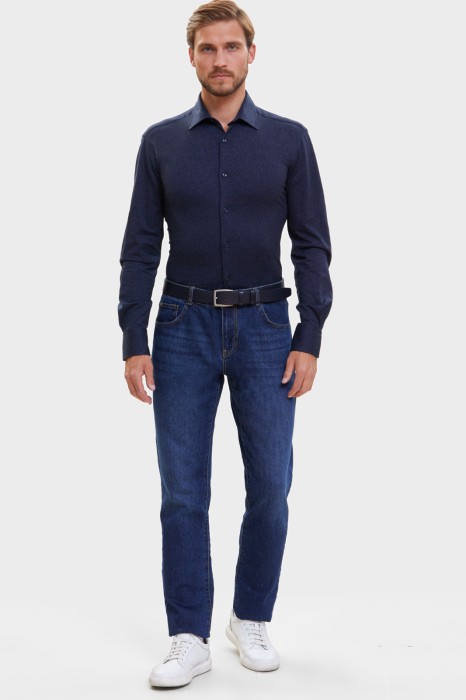 рубашка из эластичной ткани по цене 6990 руб вид справа