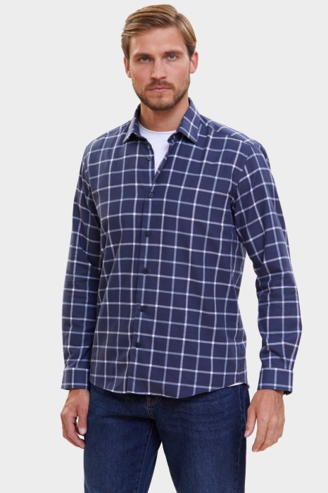 рубашка из хлопка и шерсти в клетку фотография