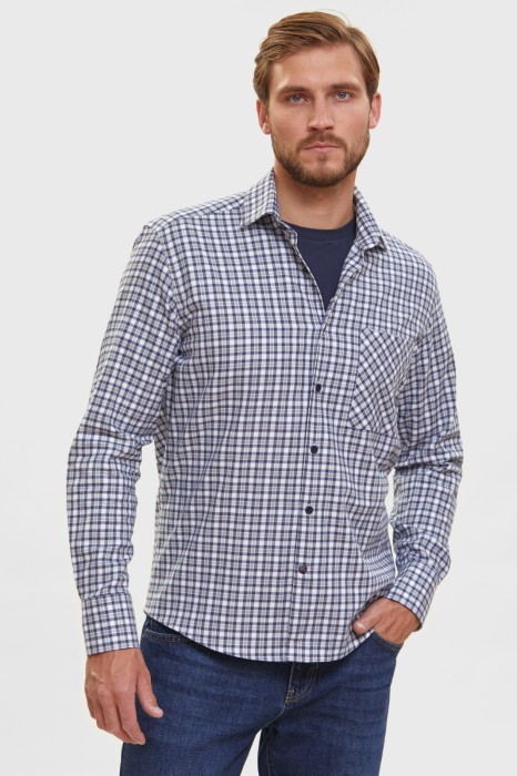 рубашка из хлопка в клетку фотография