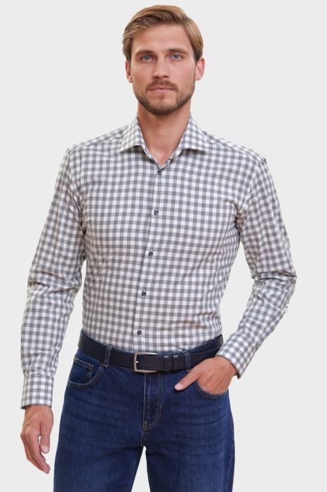 рубашка из хлопка в клетку фотография