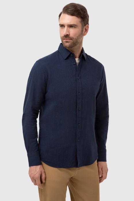 рубашка изо льна и хлопка фотография