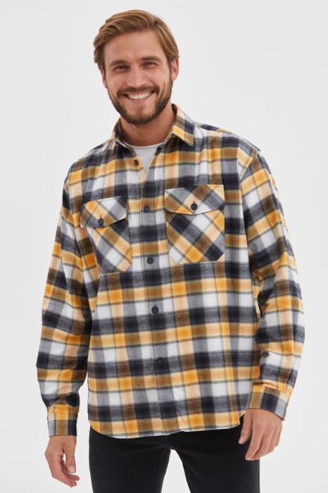 рубашка оверсайз из хлопка в клетку фотография