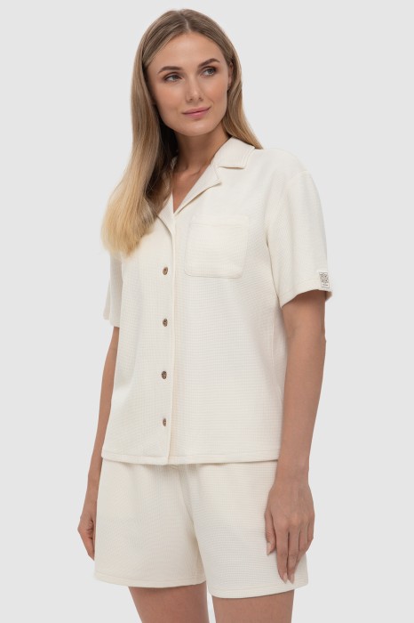 Товар молочного цвета с внутренней стороны