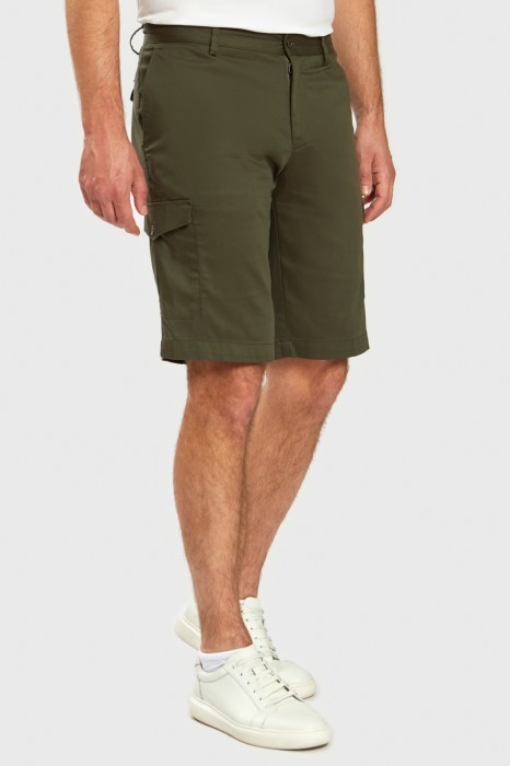 шорты-бермуды фотография