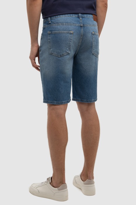 шорты джинсовые по цене 4990 руб вид справа