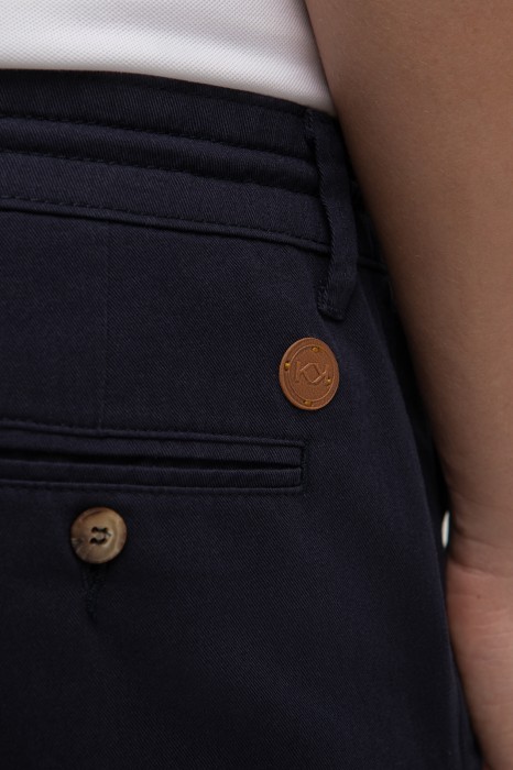 шорты из хлопка по цене 4990 руб вид справа