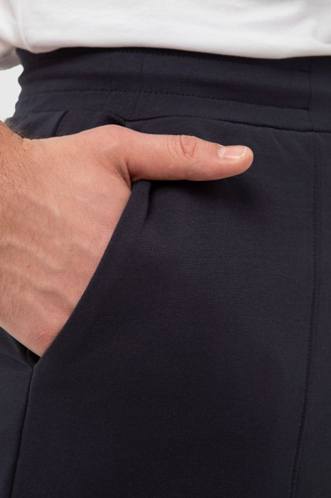 шорты спортивные из хлопка по цене 3990 руб вид справа