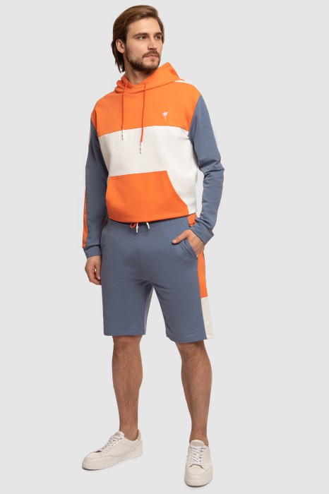 Товар голубого цвета с внутренней стороны