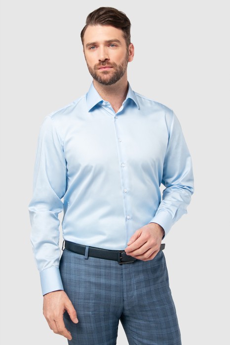 сорочка полуприталенная из хлопка, легкая в уходе фотография