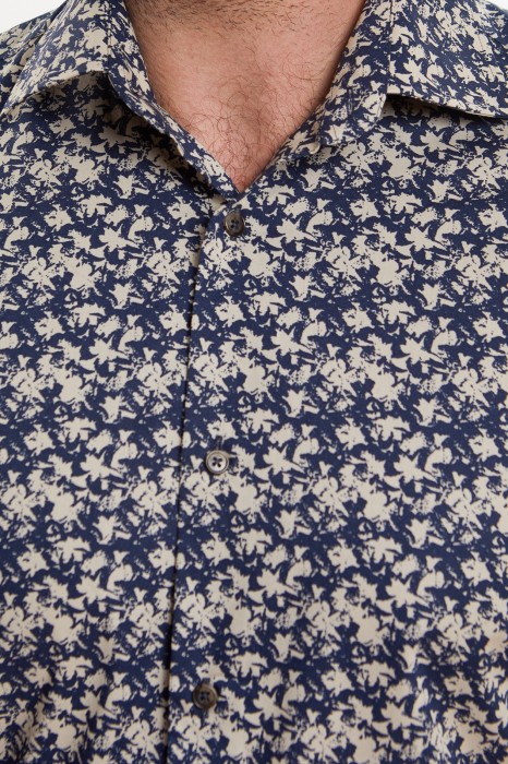 сорочка полуприталенная из хлопка с узором от бренда kanzler вид слева