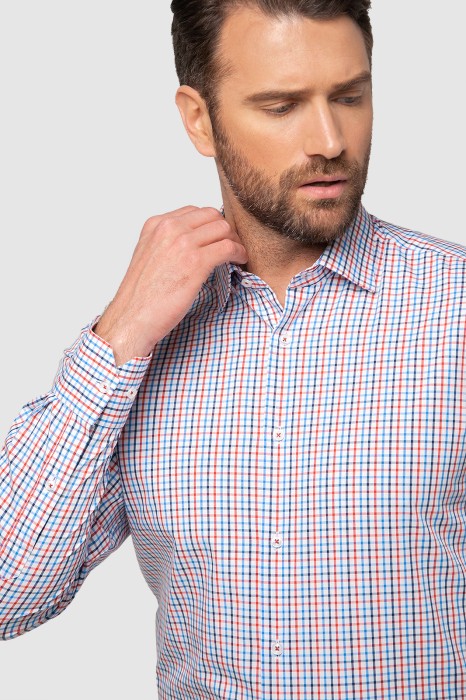 сорочка полуприталенная из хлопка в клетку от бренда kanzler вид слева