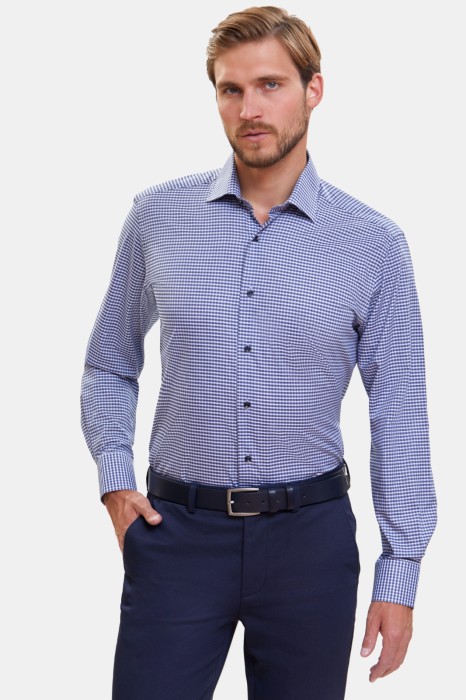 сорочка полуприталенная из хлопка в клетку фотография