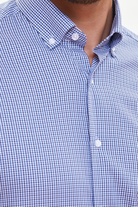 сорочка полуприталенная в клетку из эластичной ткани от бренда kanzler вид слева