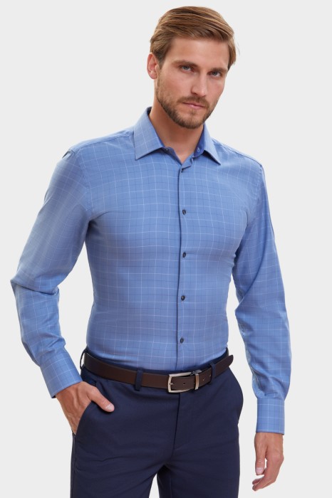 сорочка полуприталенная в клетку фотография