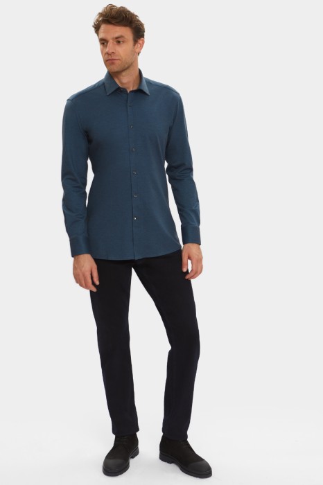 сорочка приталенная из эластичного хлопка по цене 6990 руб вид справа