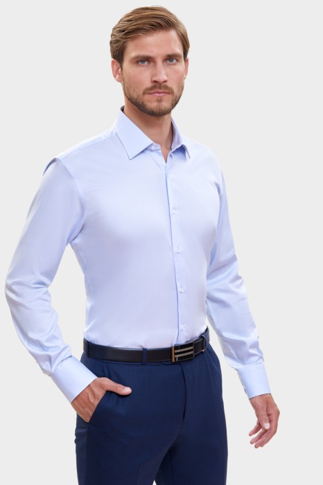 сорочка приталенная из хлопка фотография