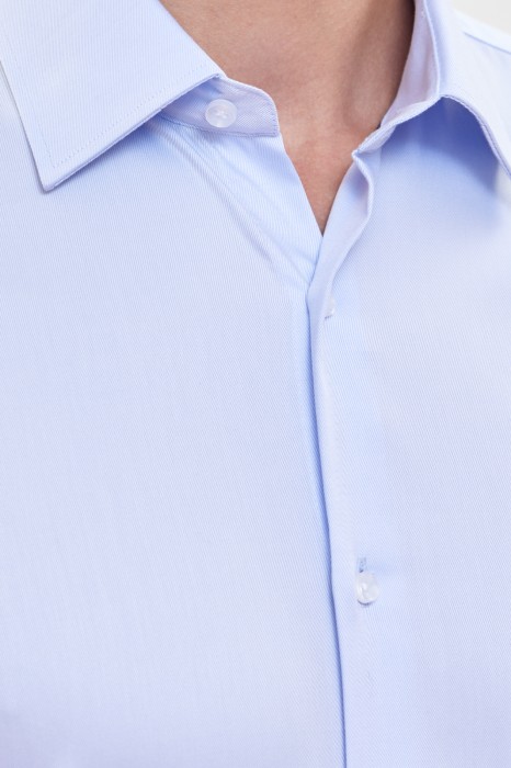 сорочка приталенная из хлопка от бренда kanzler вид слева