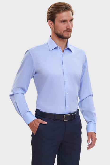 сорочка приталенная из хлопка фотография