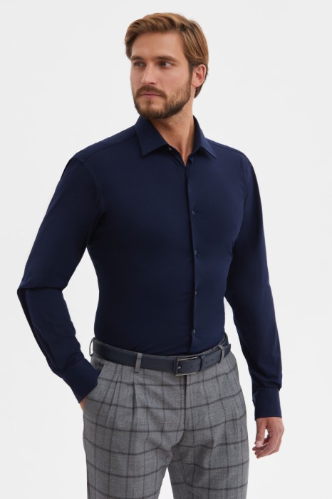 сорочка приталенная из хлопка фотография