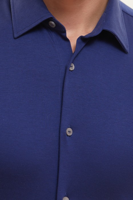 сорочка приталенная limited edition из хлопка и шелка от бренда kanzler вид слева